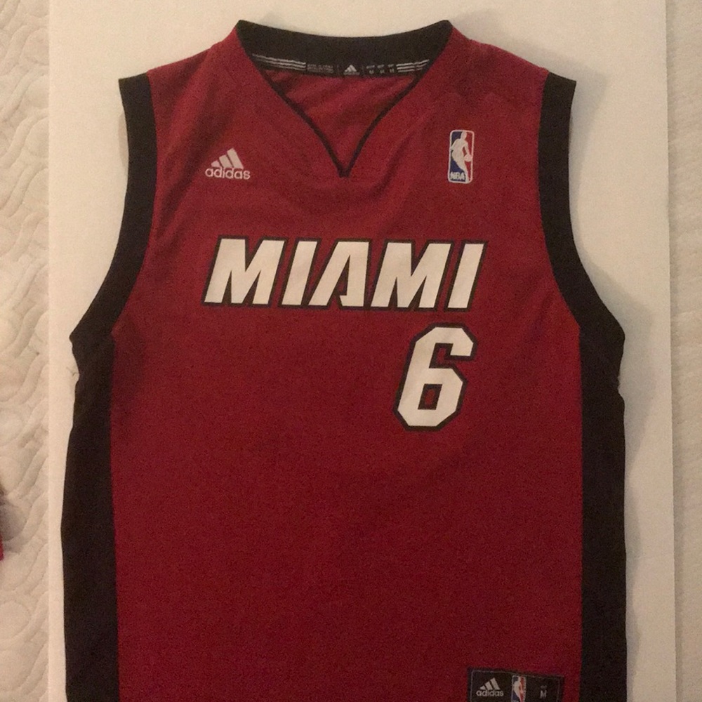 Boy’s Adidas Miami Heat Jersey Medium